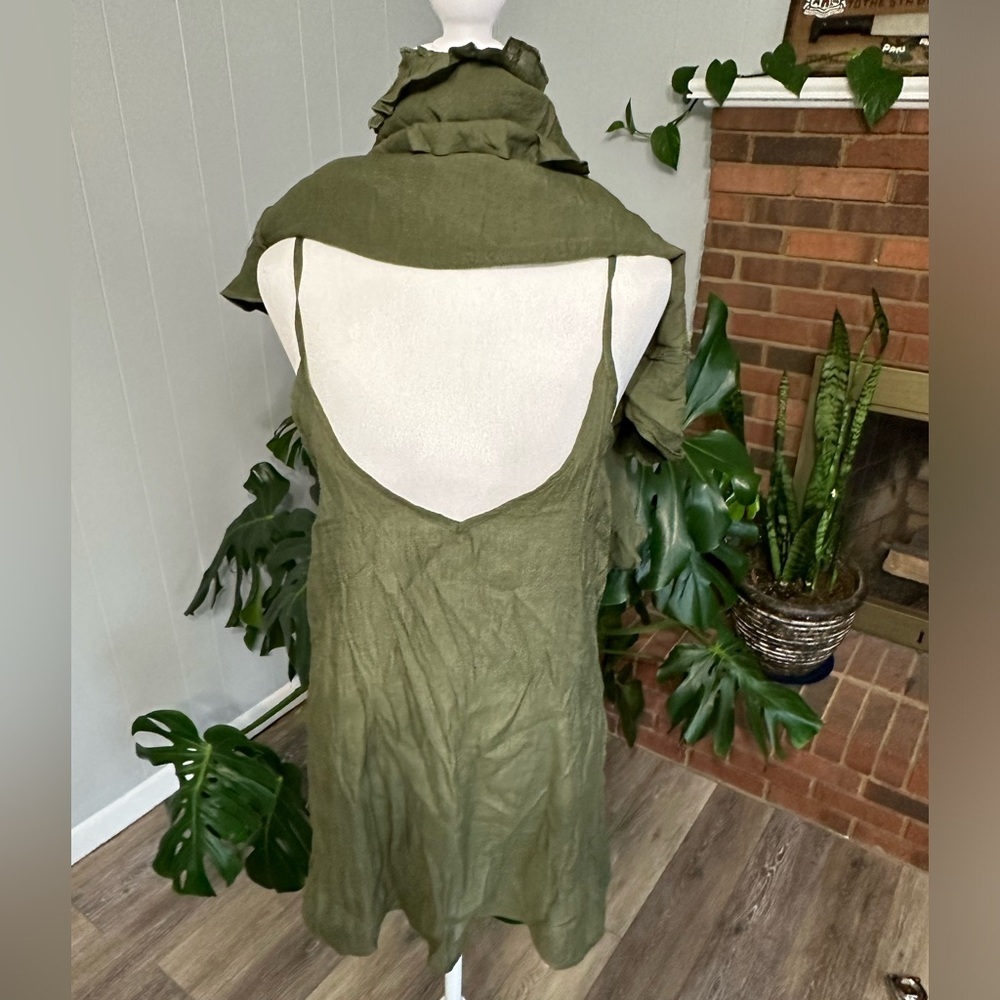 🛍️NET. Flawless Ruffle dress with line - Picture 2 of 7